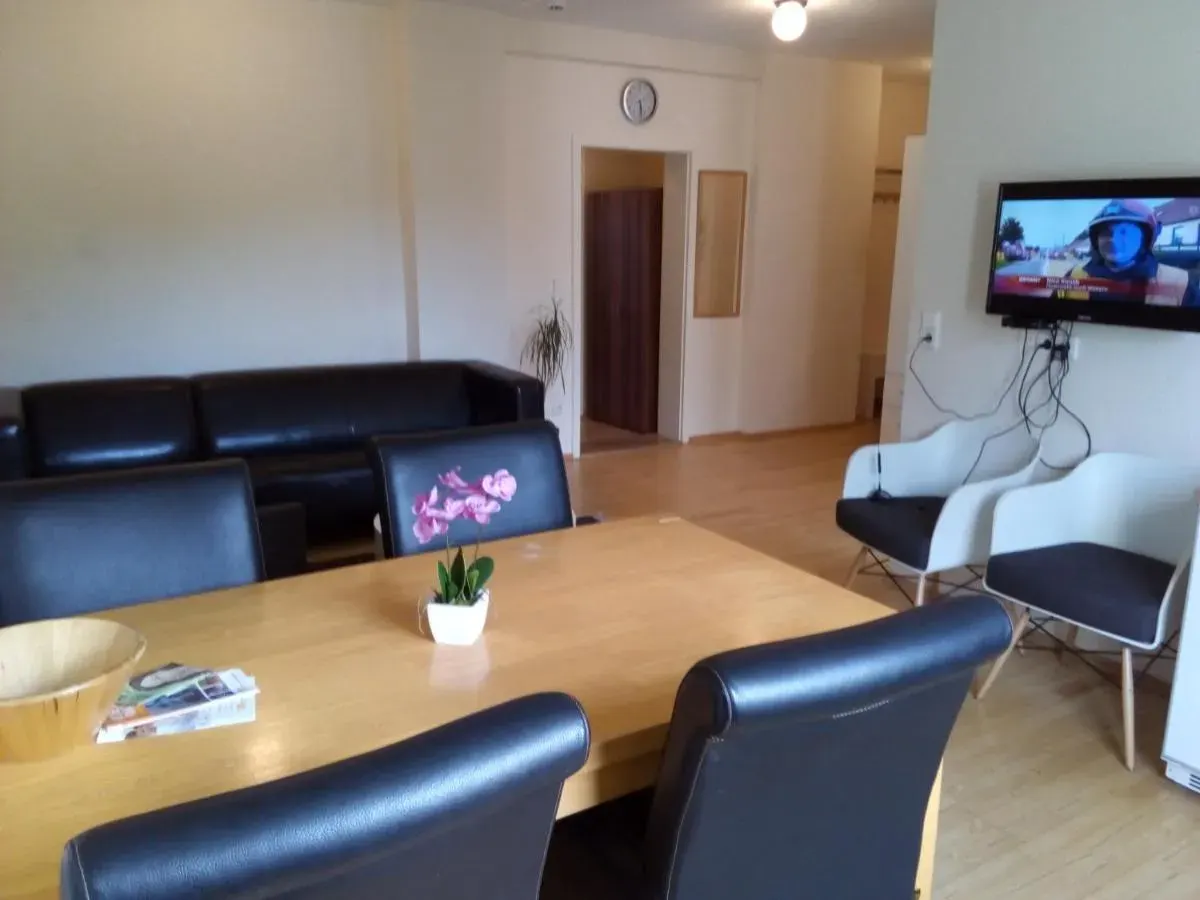 Zwei-Zimmer-Apartment – Am Stadtschloss · Alter Markt